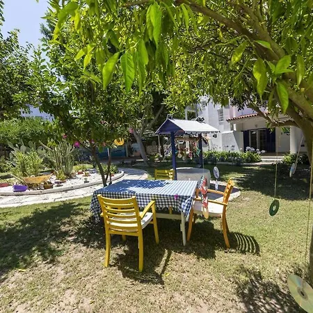 1 Bedroom House With Private Garden And Pool In * 얄리카베크