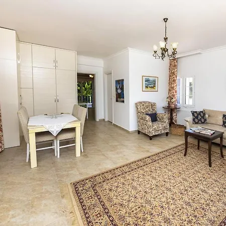 아파트 1 Bedroom House With Private Garden And Pool In *
